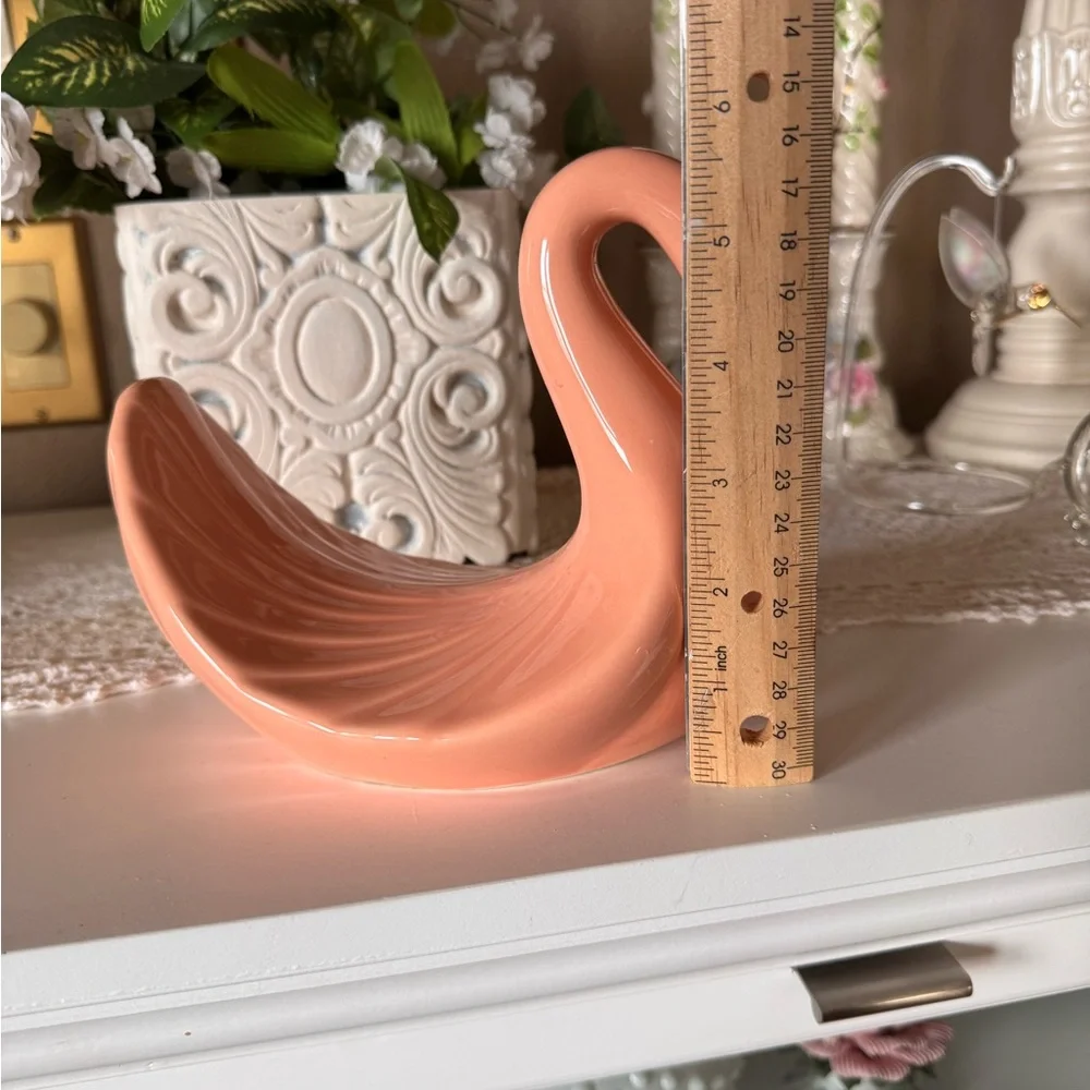 Vintage Peach Ceramic‎ Swan
